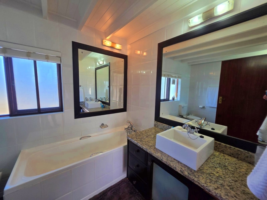 4 Bedroom Property for Sale in Wilderness Central Western Cape
